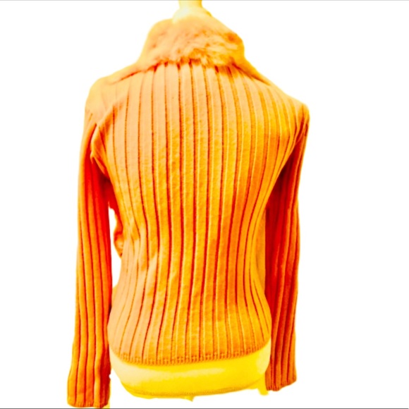 VINTAGE: NWOT 💯% Authentic Rabbit Fur Jacket! - Picture 2 of 2